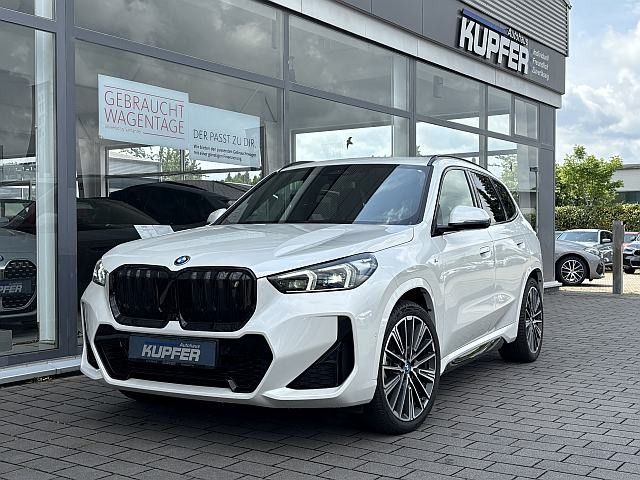 BMW iX1 xDrive30 M Sportpak.*AHK*ACC°beh.LLK°20Zoll