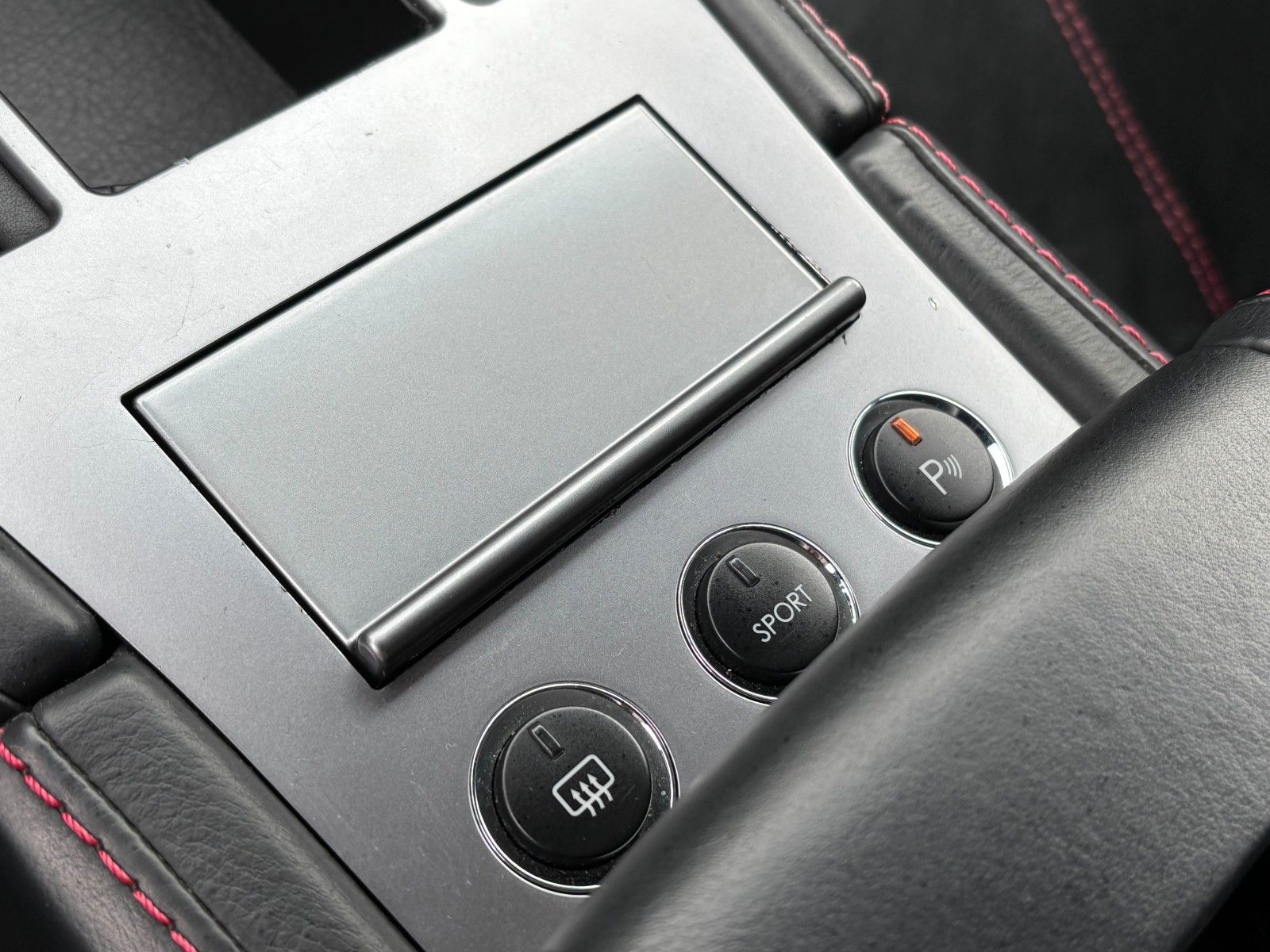 Fahrzeugabbildung Aston Martin DB9 LM 1of124 Sonderedition