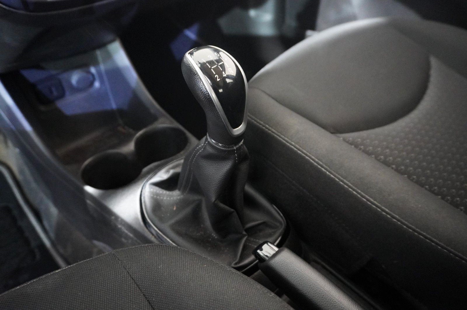 Fahrzeugabbildung Opel Karl 1.0 EDITION 5-TÜR KLIMA/USB/TEMP./BT