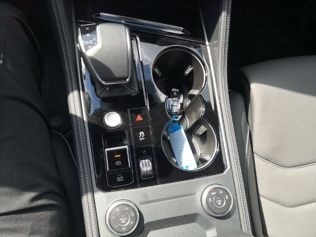 Fahrzeugabbildung Volkswagen Touareg 3.0 V6 TDI 4MOTION Aut. R-Line AHK HUD N