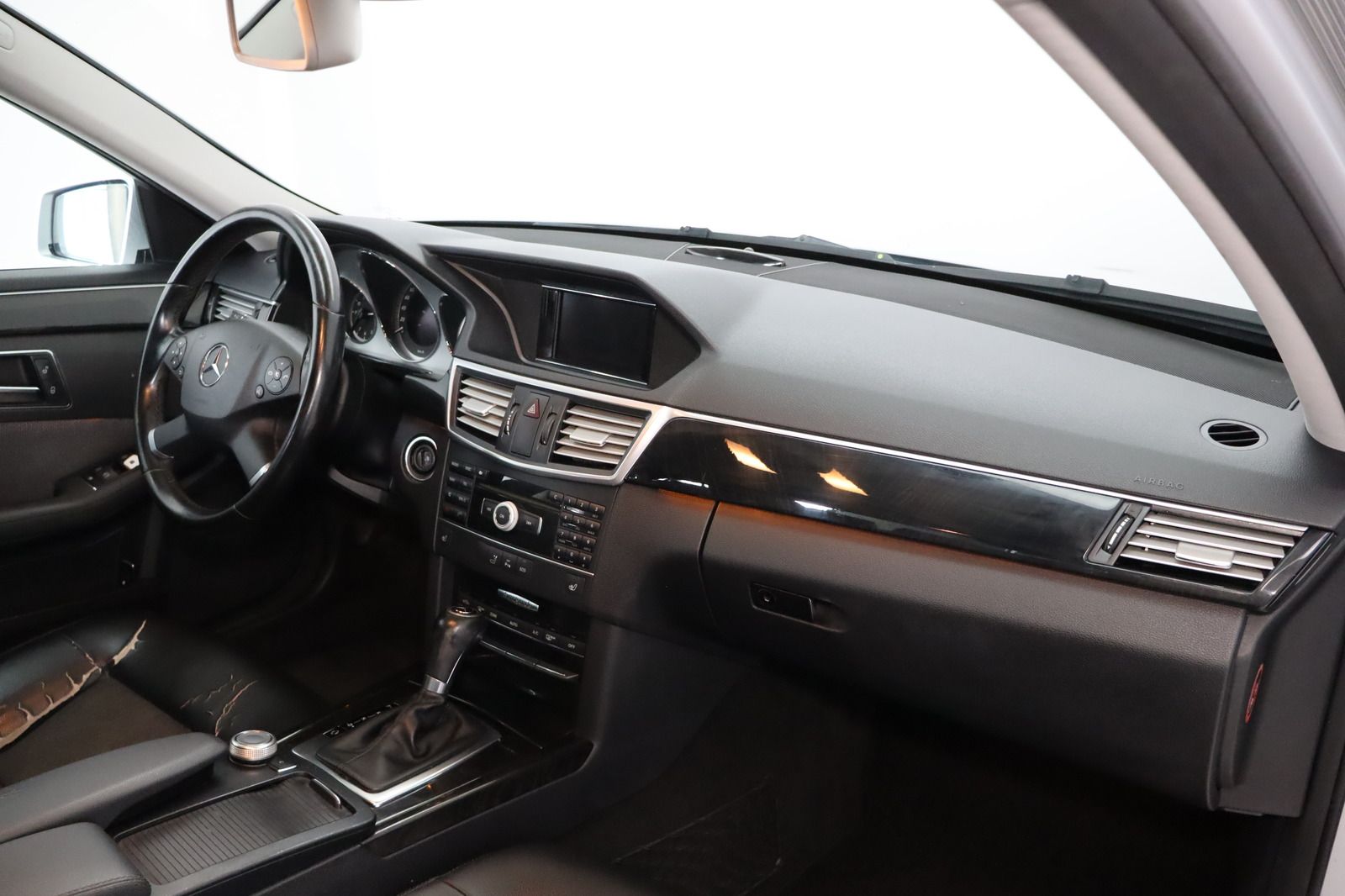 Fahrzeugabbildung Mercedes-Benz E 200 AVANTGARDE * Xenon * HU/AU 07.26