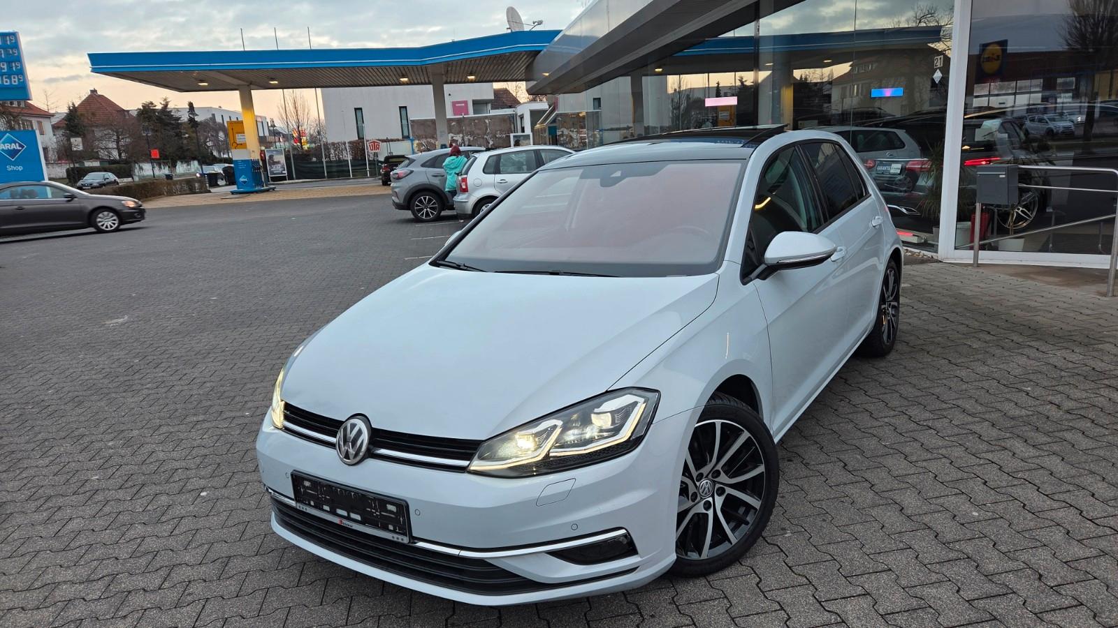 Volkswagen Golf-7-Highline1.4-1HAND!KLIMAUT+PANOR+LEDER+LED