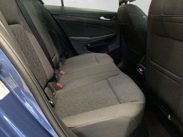Volkswagen Golf - 6