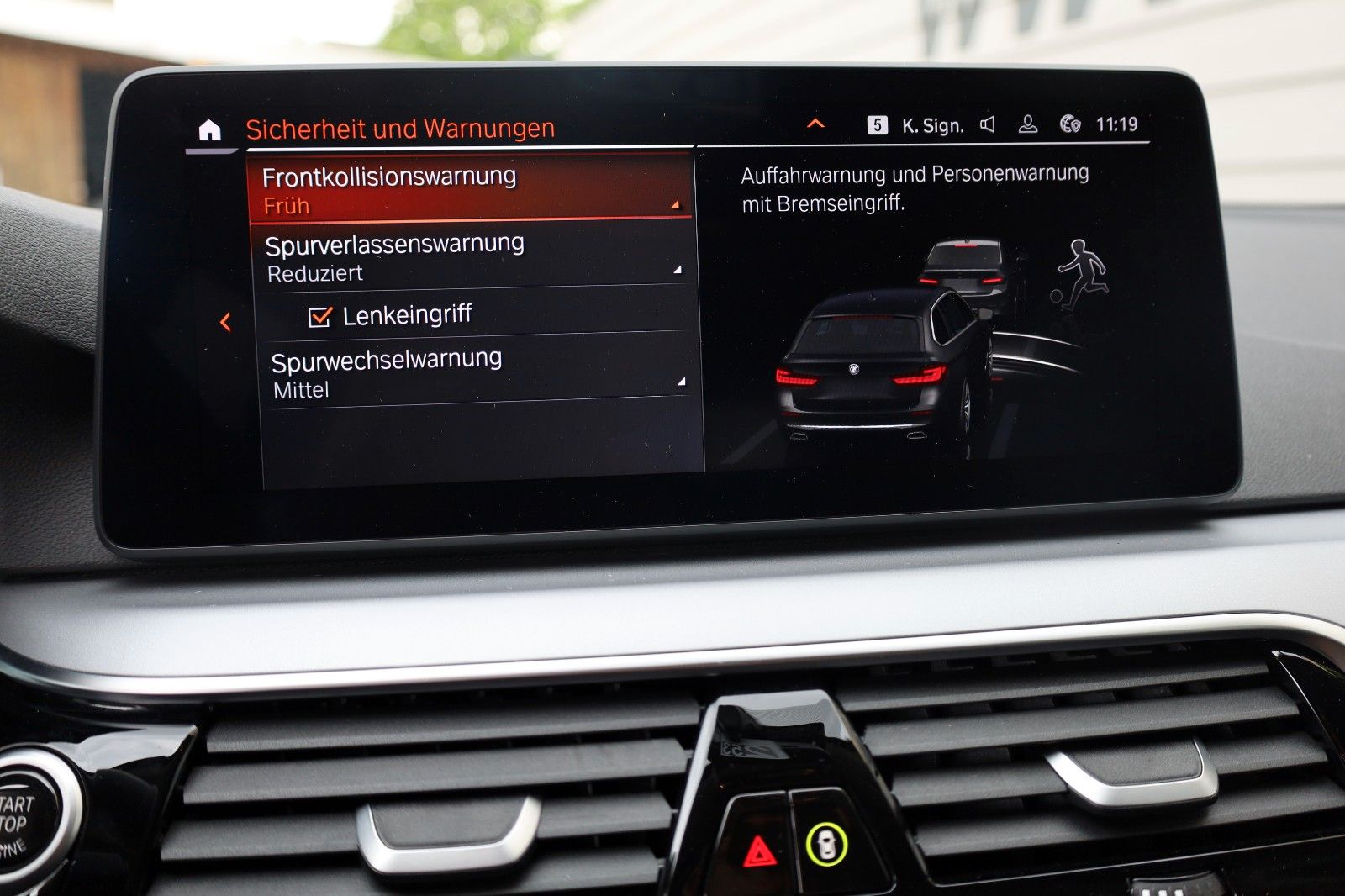 Fahrzeugabbildung BMW 520d xDrive Touring Leder,Navi,LED,Kamera,SH+Sta