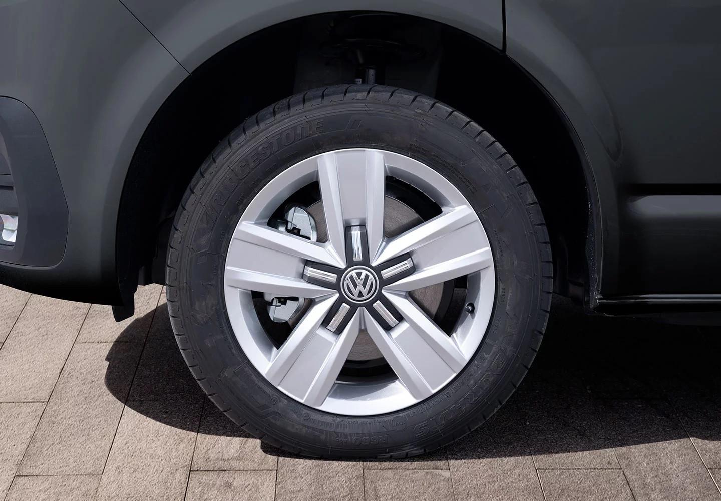 Weinsberg X-CURSION VAN 500 MQ EDITION PEPPER - Slide-Bett