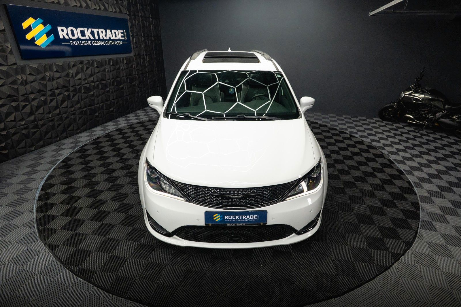 Fahrzeugabbildung Chrysler Pacifica 3.6 V6 LIMITED Night *Pano*CarPlay*ACC