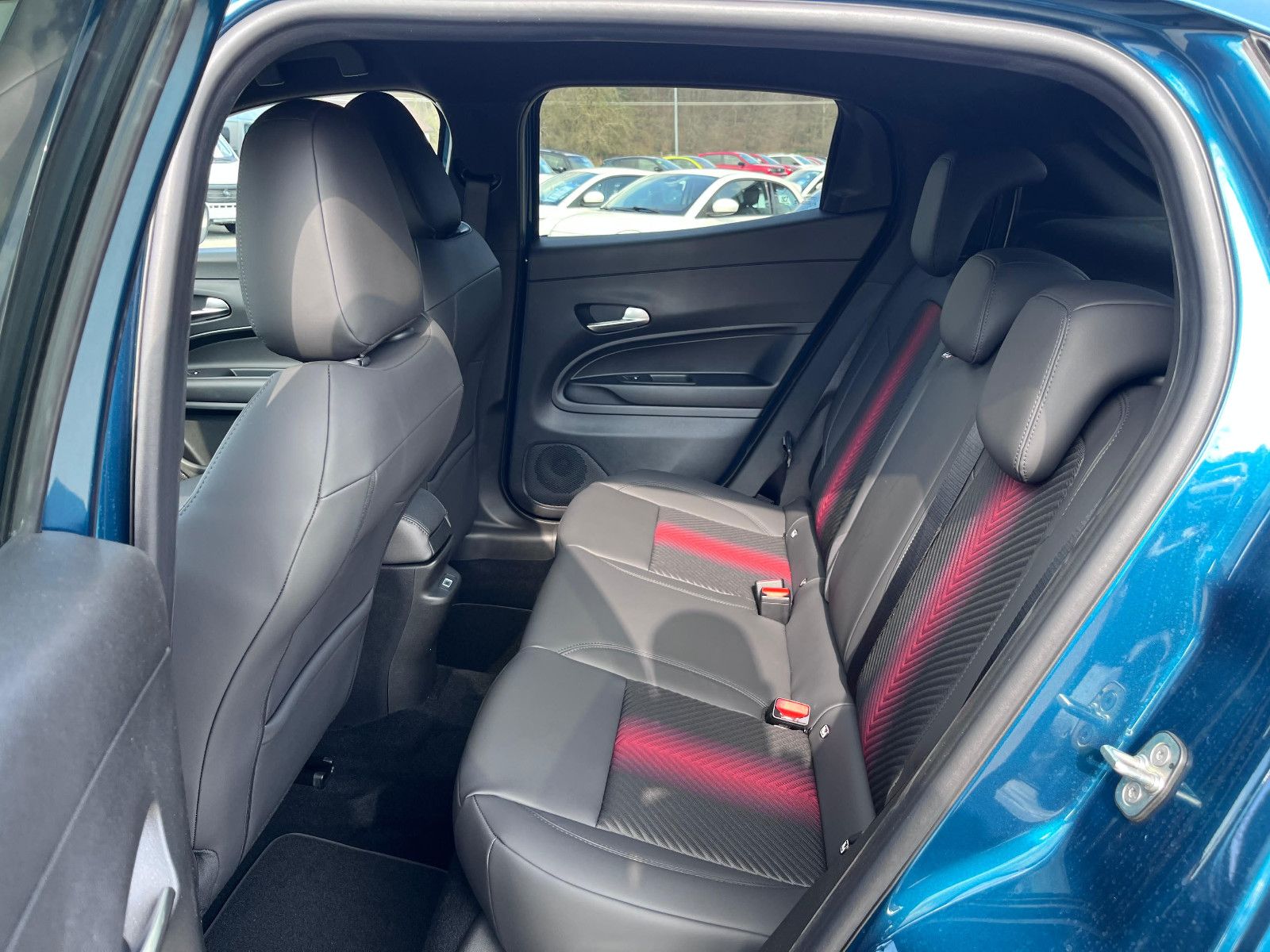 Fahrzeugabbildung Alfa Romeo Junior Ibrida 1.2 VGT 48V-Hybrid 107 kW Ti