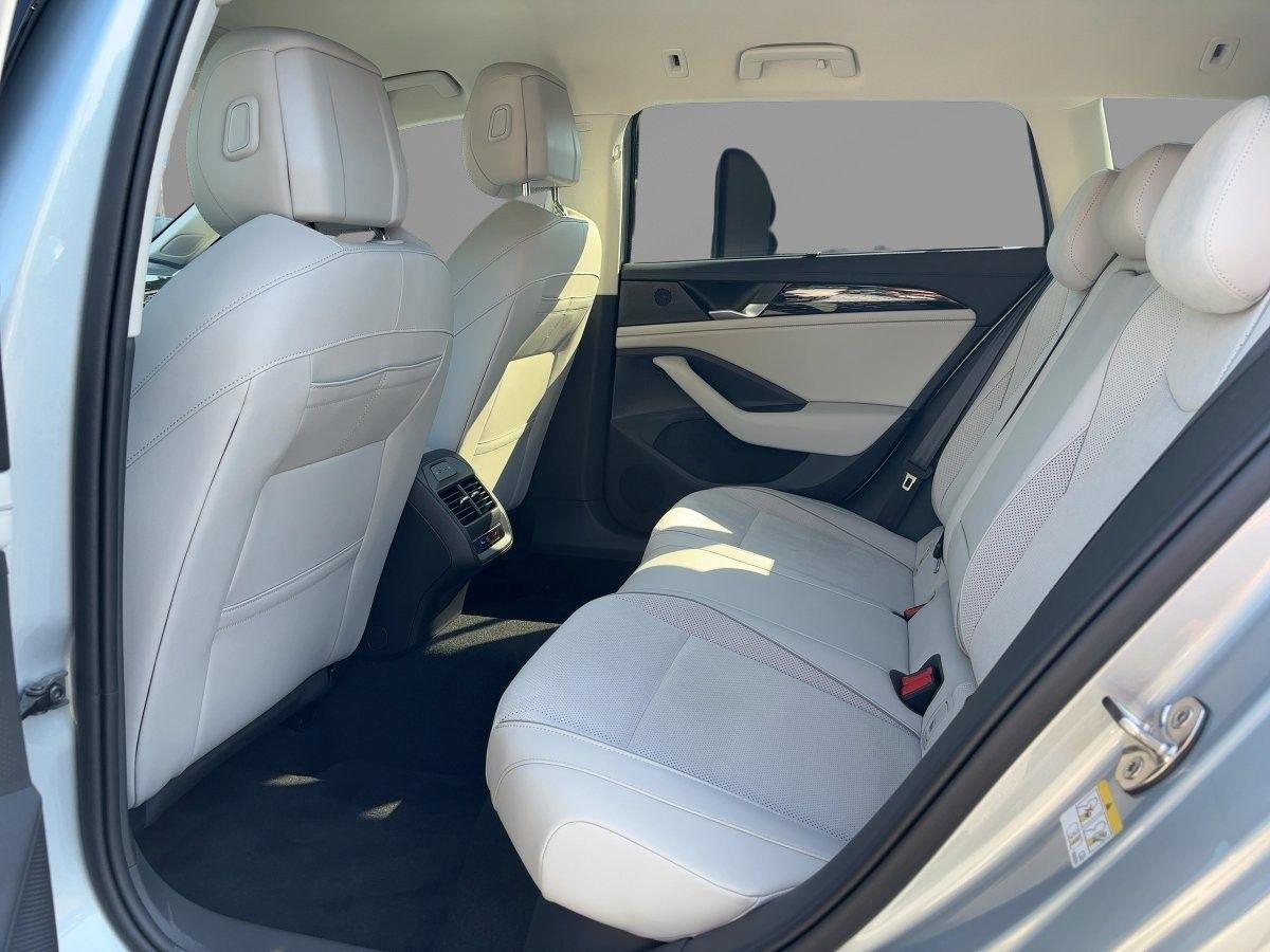 Volkswagen Passat Variant - Bild 8