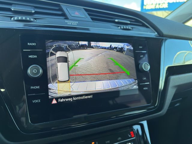Volkswagen TOURAN TSI 1.5 Highline KAMERA, CARPLAY, SHZ