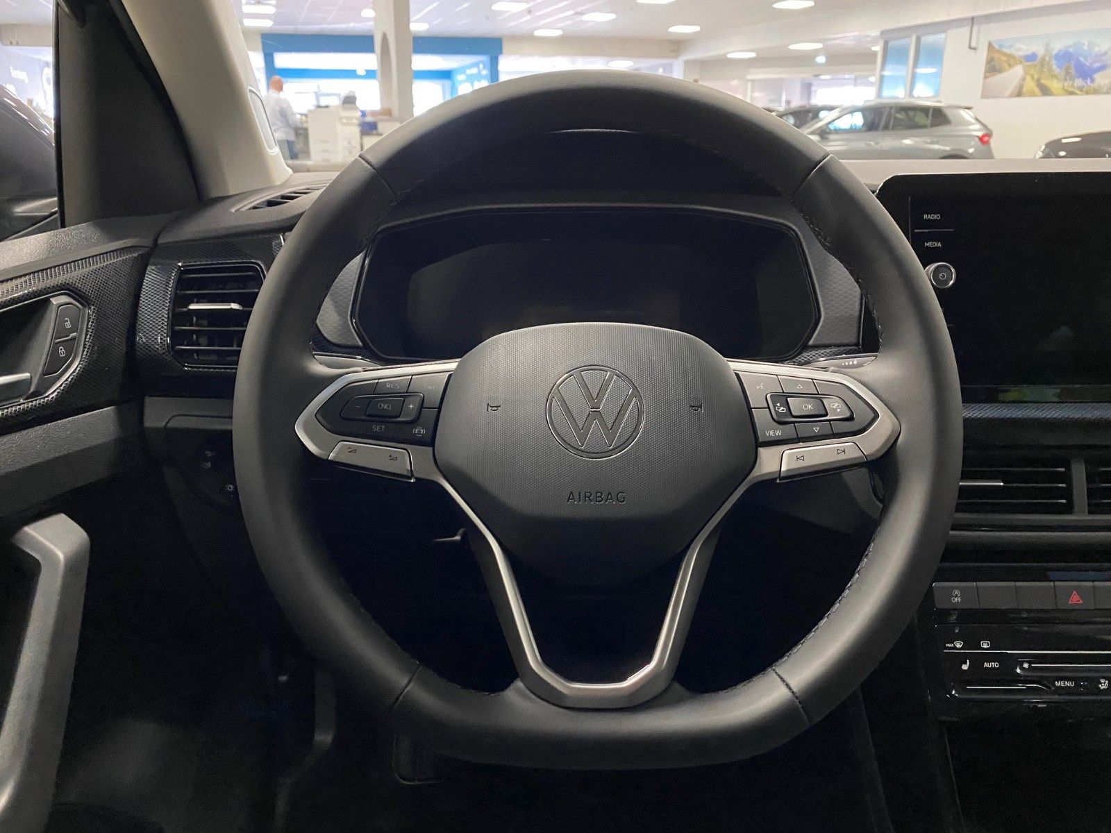 Fahrzeugabbildung Volkswagen T-Cross 1.0 TSI DSG Life mit MATRIX LED+KAMERA+
