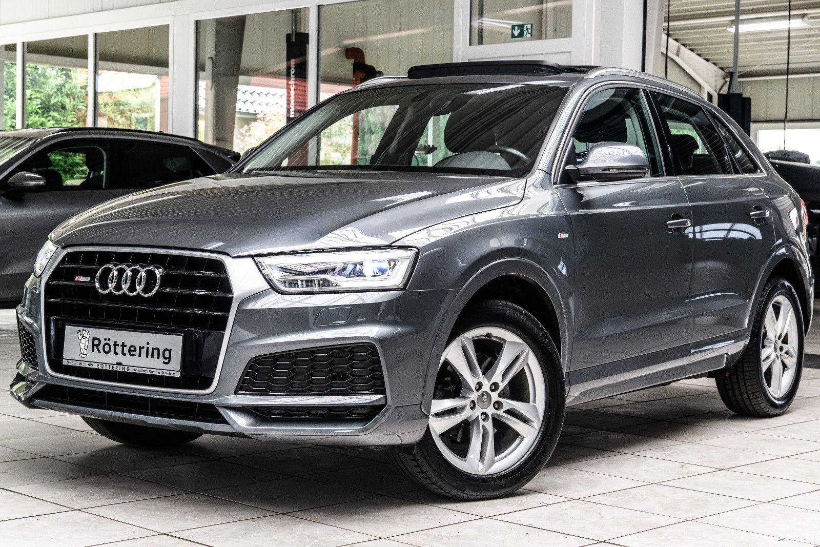 Fahrzeugabbildung Audi Q3 1.4l 110kw S-Line +AHK +Pano +Navi