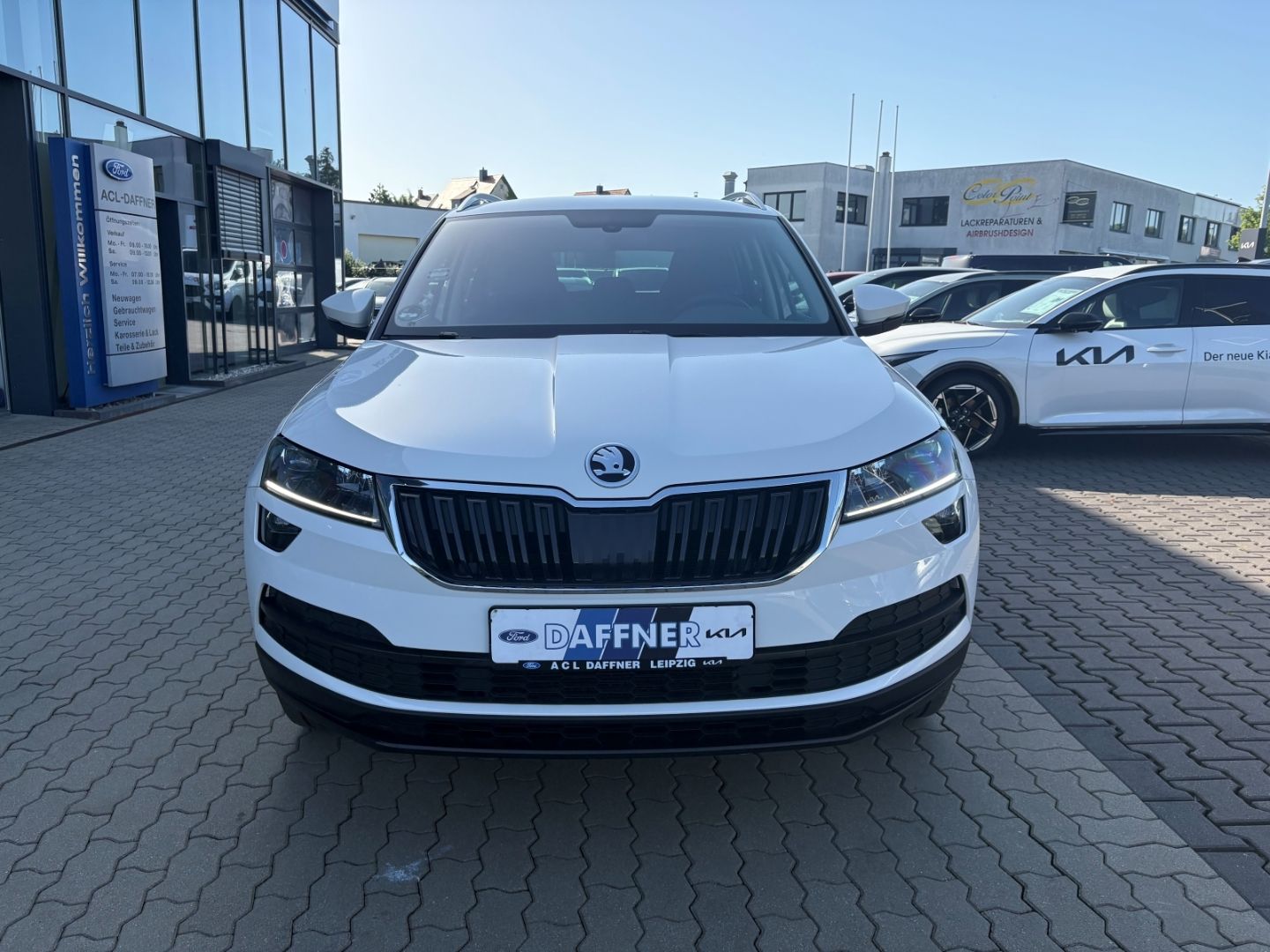 Fahrzeugabbildung SKODA Karoq Clever AHK BeheizbareWSS KLIMA ElekHeckkla