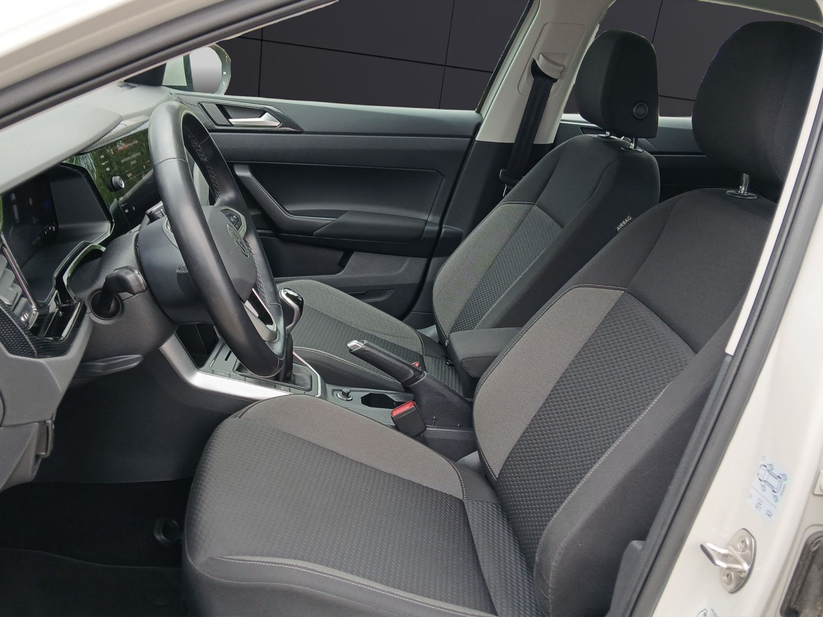 Fahrzeugabbildung Volkswagen Taigo TSI Life Matrix Navi AID ACC RFK SHZ