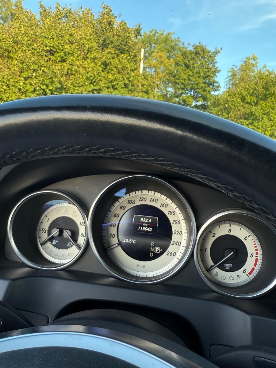 Mercedes-Benz E 220 Cabriolet E 220 CDI BlueEFF. Standard