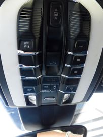 Porsche Cayenne - 11