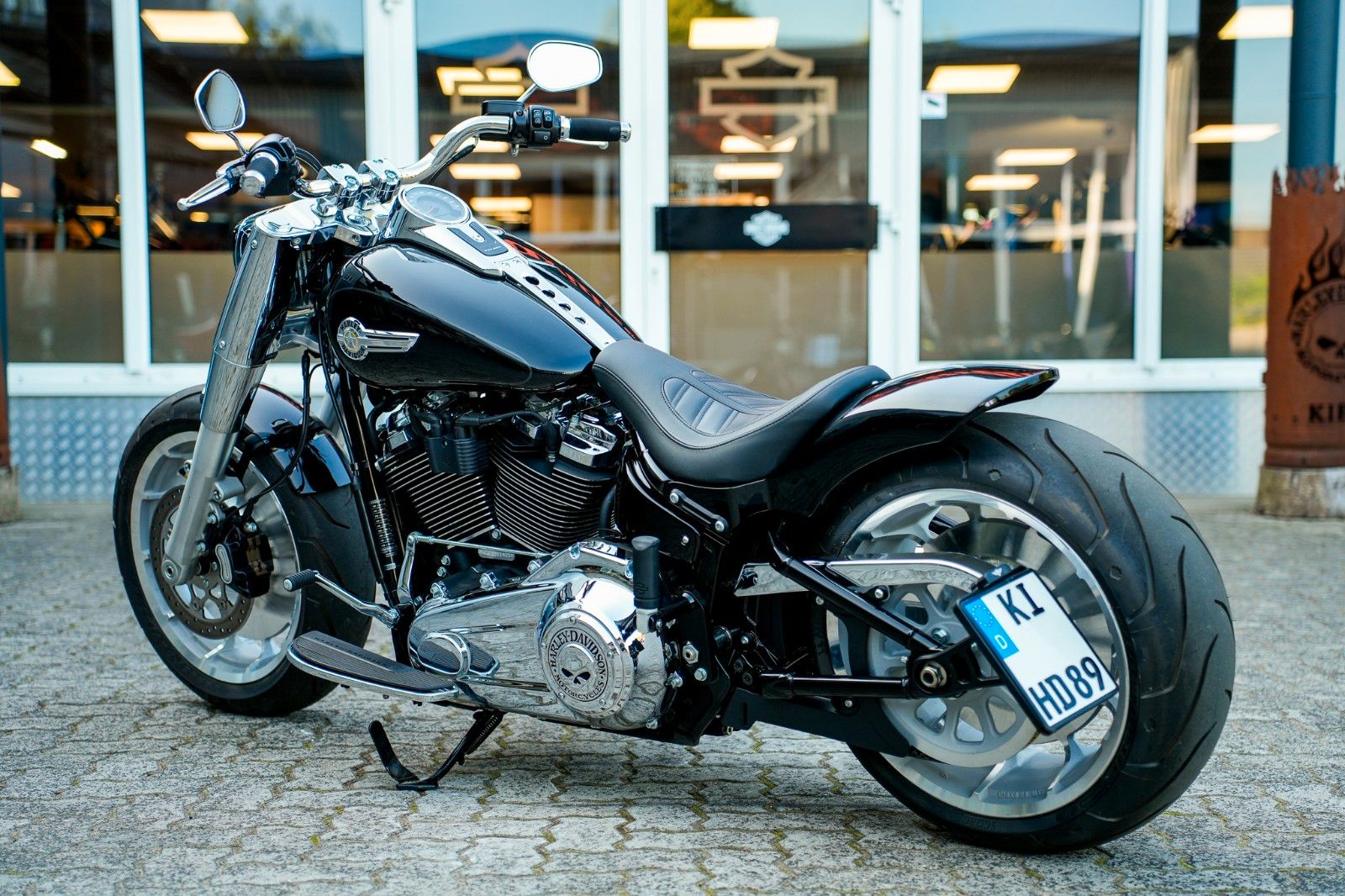 Fahrzeugabbildung Harley-Davidson SOFTAIL FAT BOY FLFBS 114 - JEKILL&HYDE -