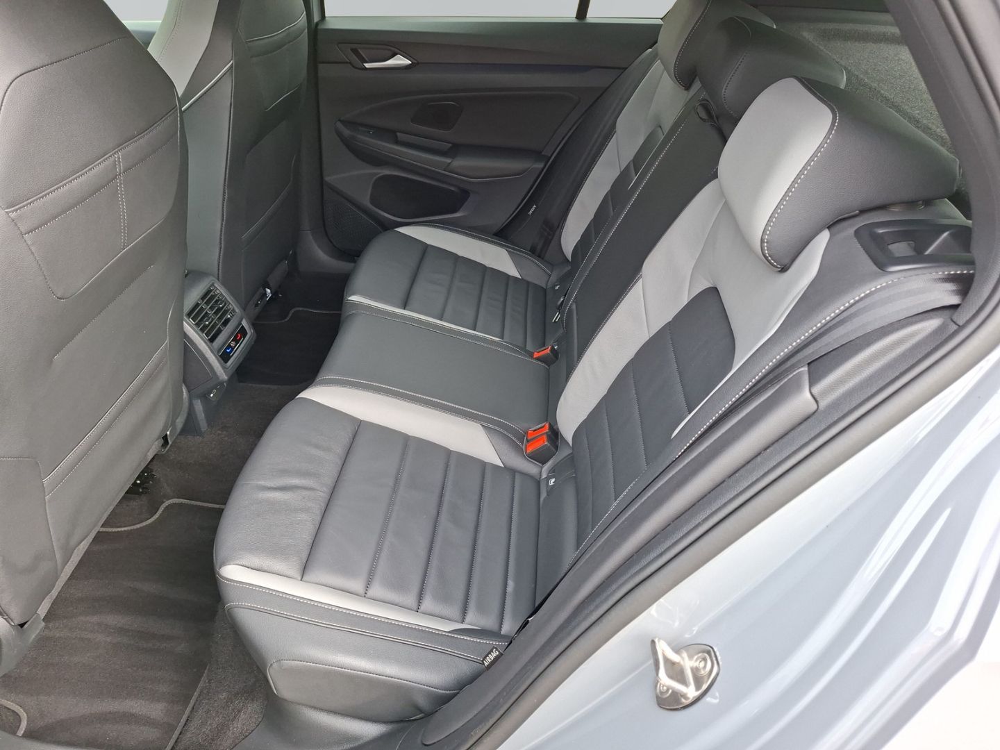 Golf VIII 2.0 TDI DSG GTD *AHK*HUD*HARMANN*PANO*