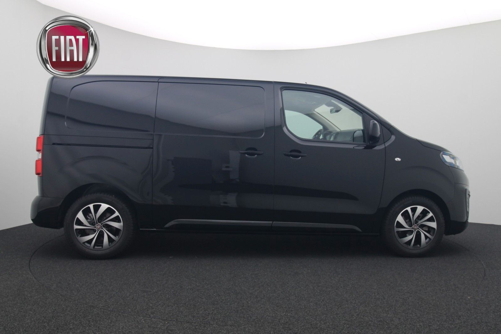 Fahrzeugabbildung Fiat E-Scudo Kastenwagen SX L2 75kWh sofort!