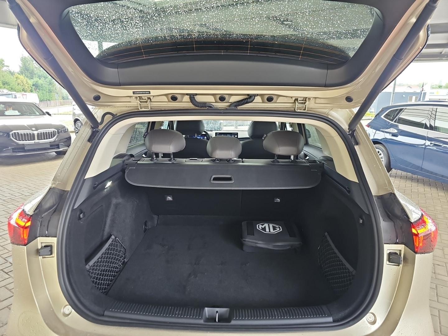 MG S6 EV Lux AWD, Panoramad., Navig., bel. Sitze 36