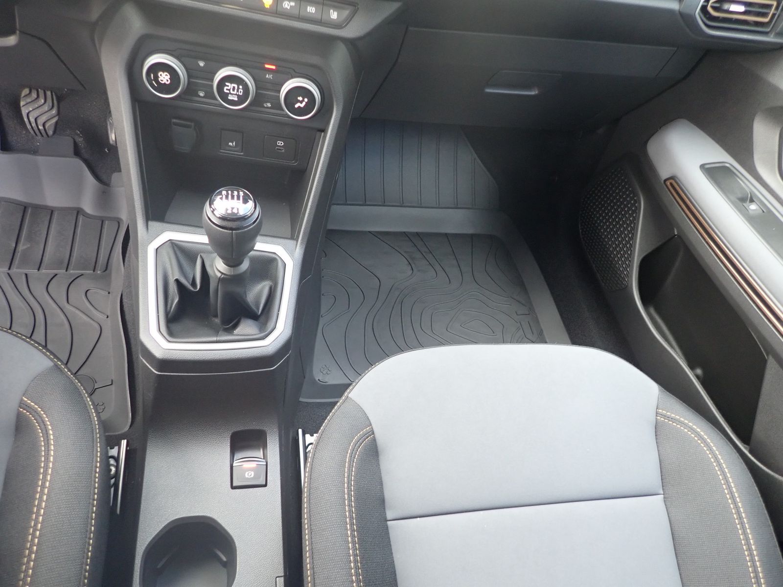 Fahrzeugabbildung Dacia Jogger Extreme TCe 110 7-Sitzer