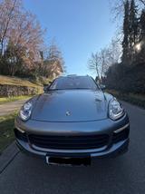 Porsche Cayenne S E-Hybrid S - Porsche Cayenne mit Hybrid-Antrieb: Grau