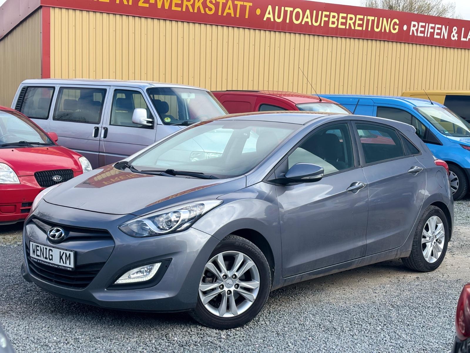 Hyundai i30 1.4 NAVI,KAMERA,Sitzheiz.Serviceheft,TÜV-NEU