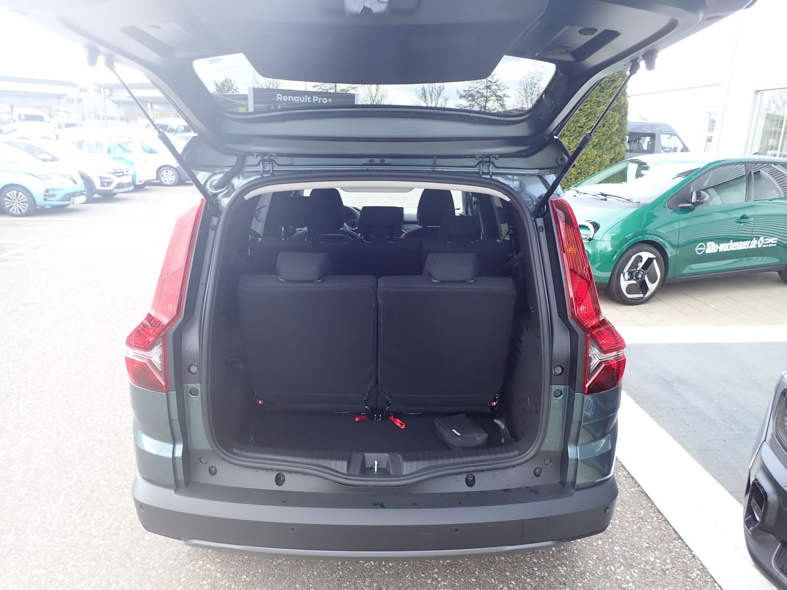 Fahrzeugabbildung Dacia Jogger Extreme TCe 110 7-Sitzer