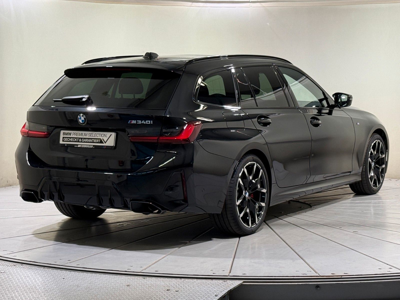 BMW M340i xDrive Touring Pro AHK Pano 360 HUD HiFi foto 3
