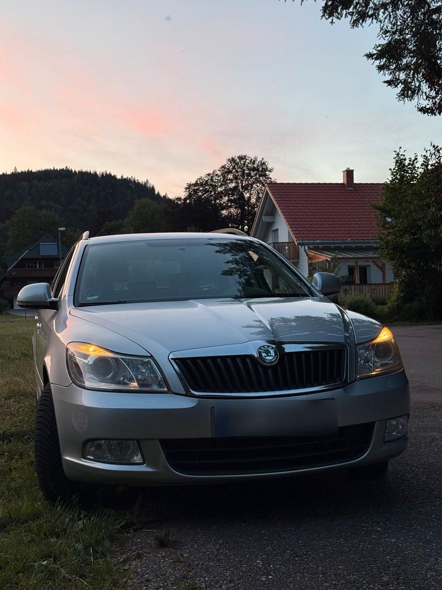 Skoda Octavia 2012 — interior