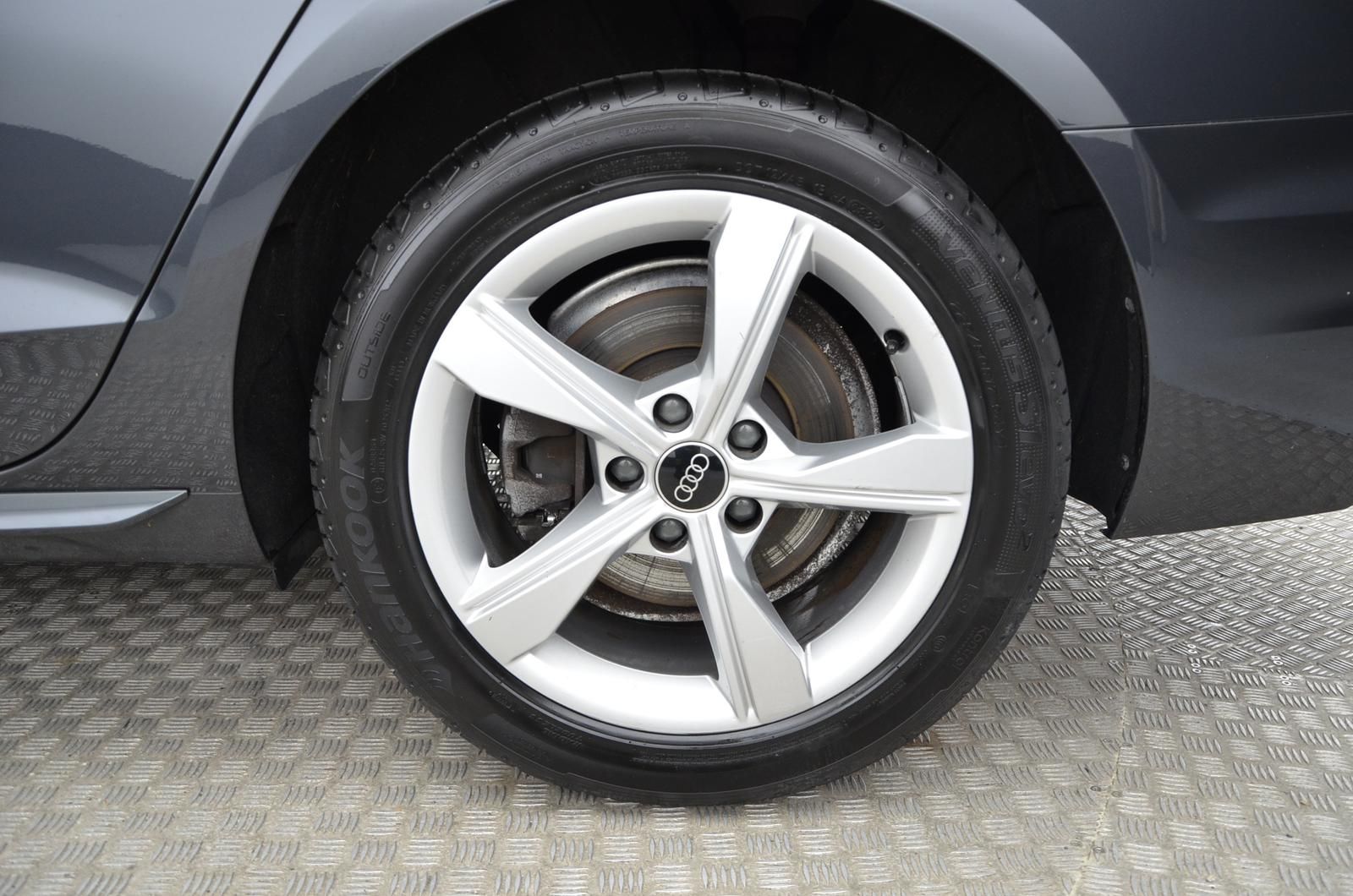 Fahrzeugabbildung Audi A4 Avant advanced 40 TDI 150kW S tronic LED Navi