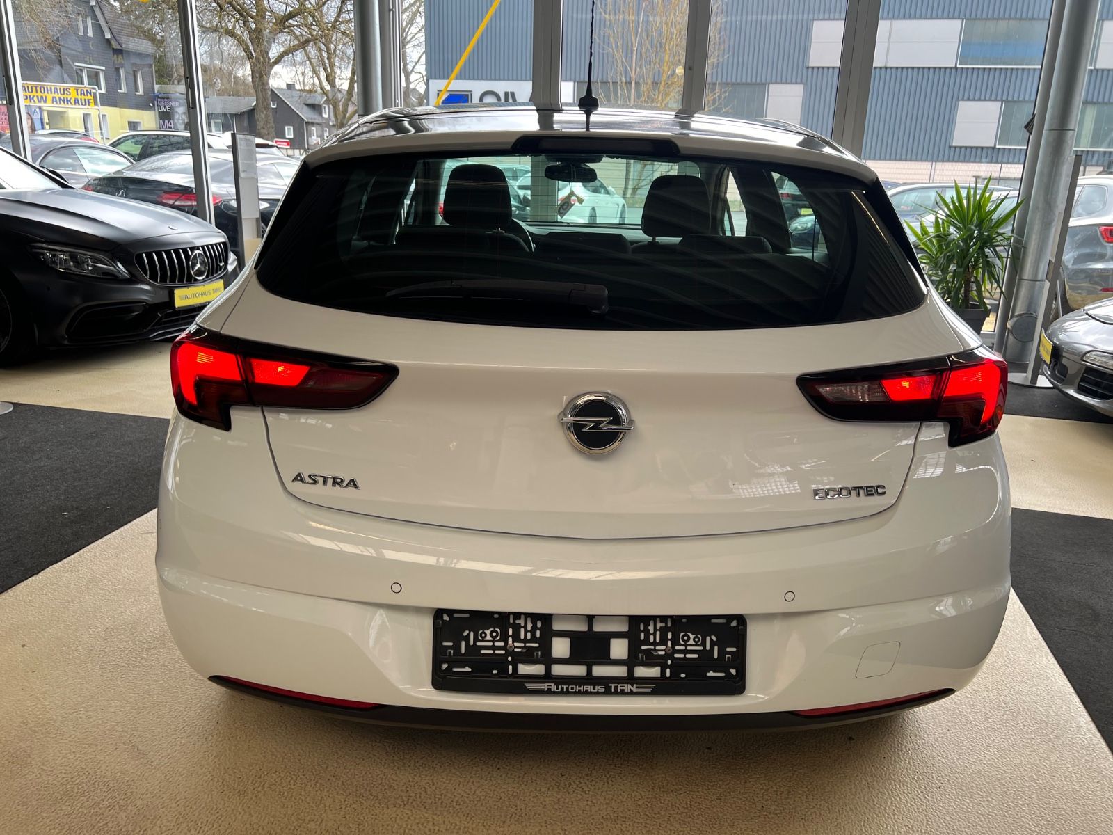 Fahrzeugabbildung Opel Astra K Lim. 5-trg. Active Start/Stop