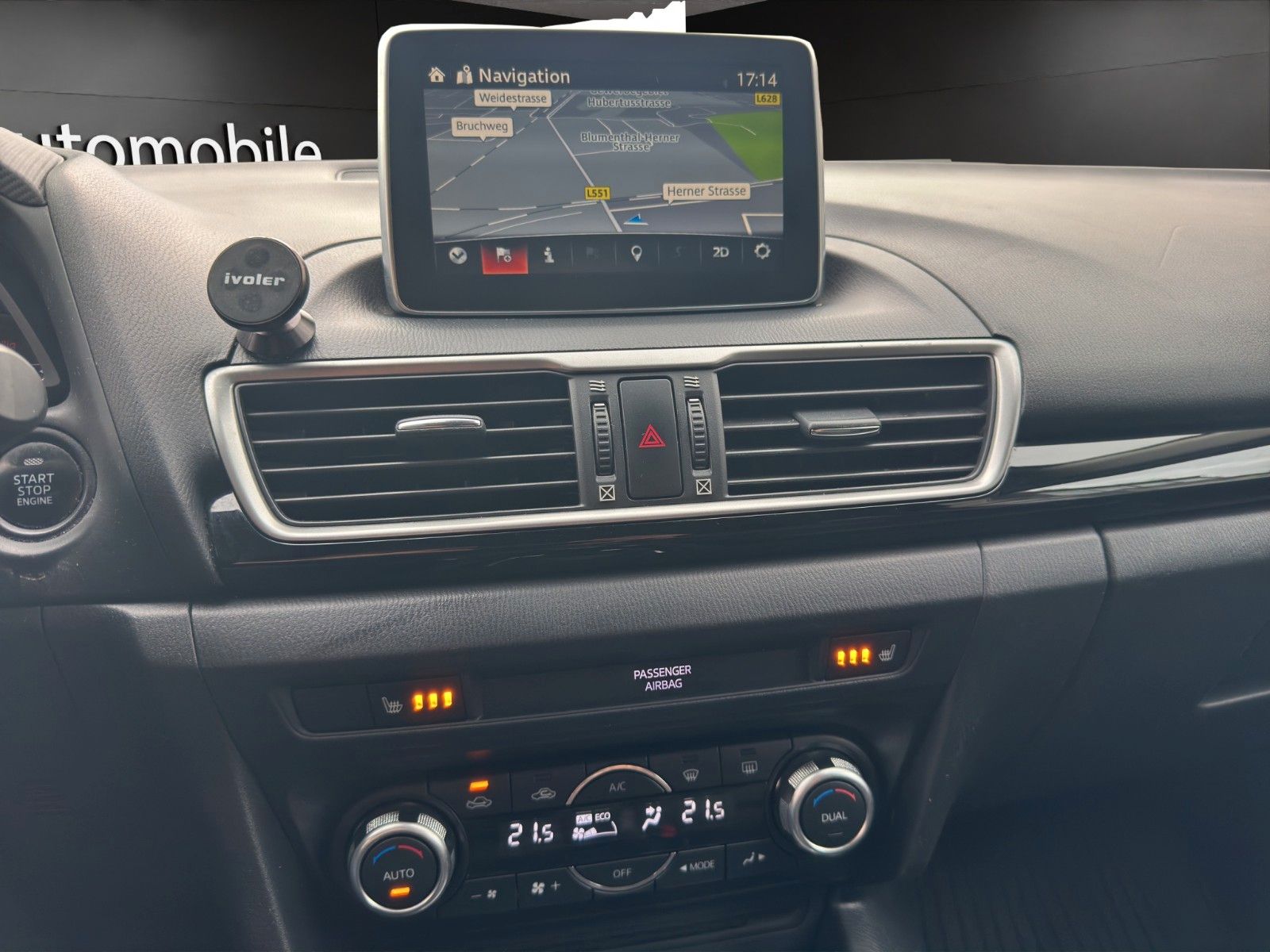 Fahrzeugabbildung Mazda 3 Lim. Center-Line Klimaaut./Sitzheizung/Navi