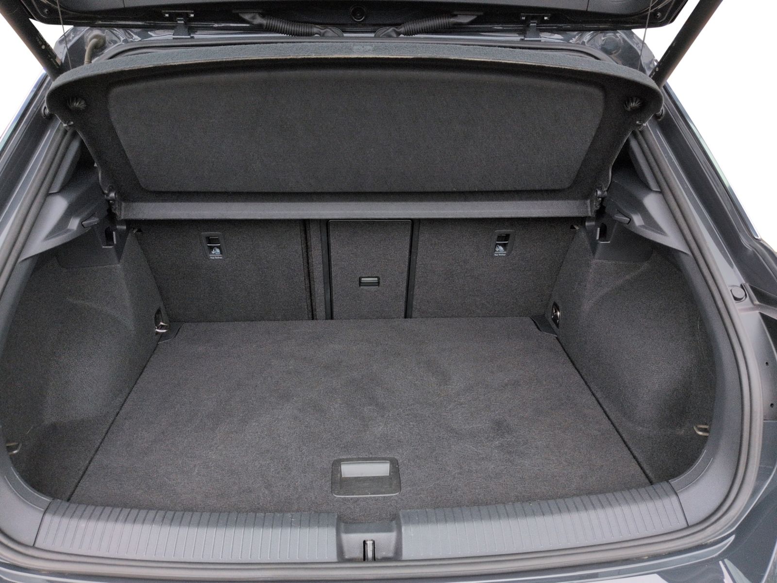 T-Roc 1.5 TSI DSG Sport R-Line LED+NAV+SHZ+