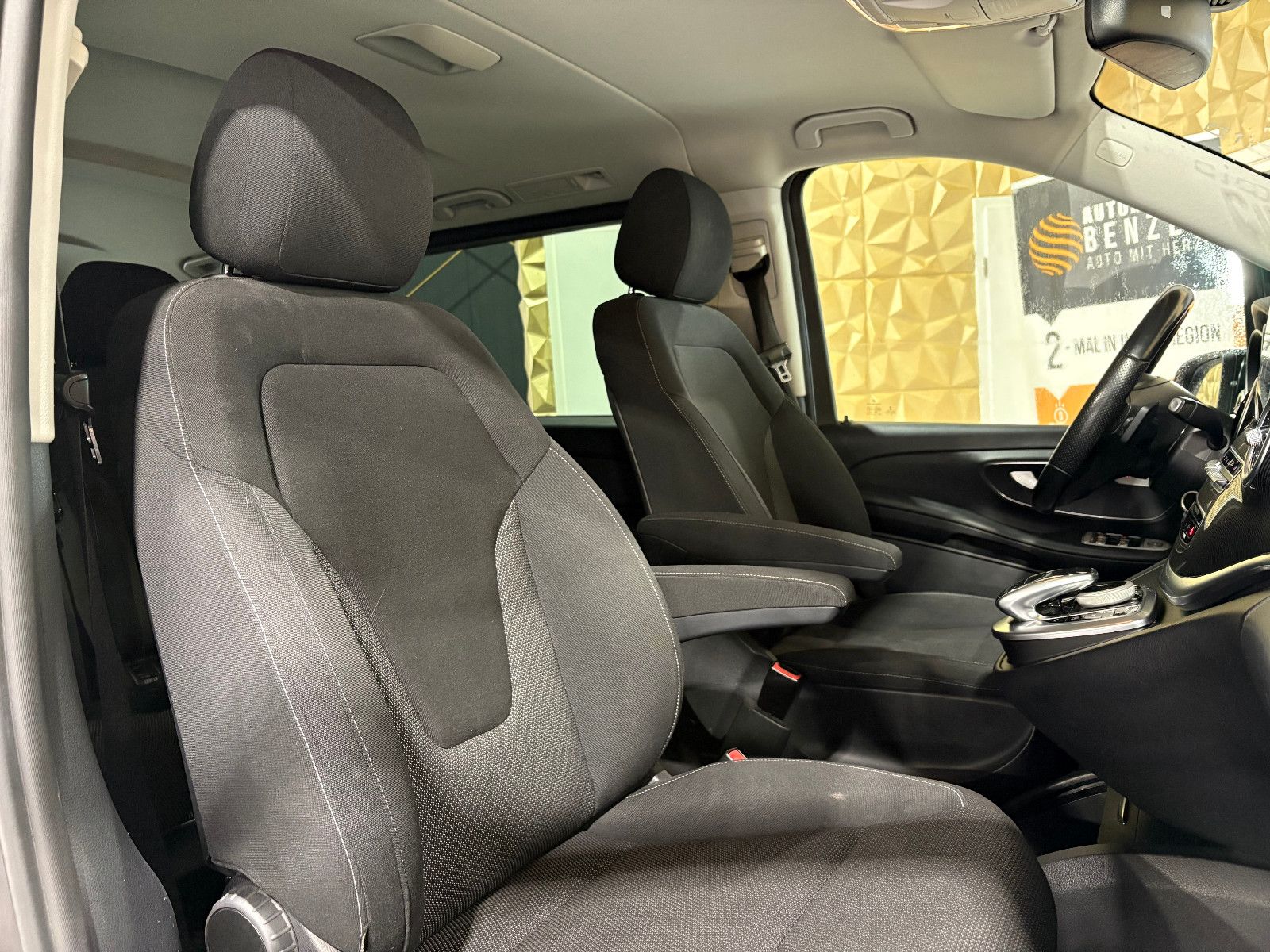 Fahrzeugabbildung Mercedes-Benz V 220d EDITION lang /8-SITZ/BURMESTER/KAMERA/