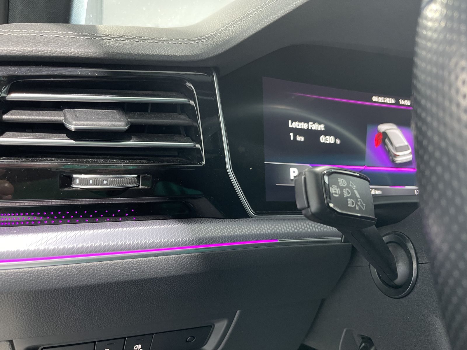 Fahrzeugabbildung Volkswagen Touareg 3.0 TDI*R-Line*4Motion*AHK*Leder*Pano*