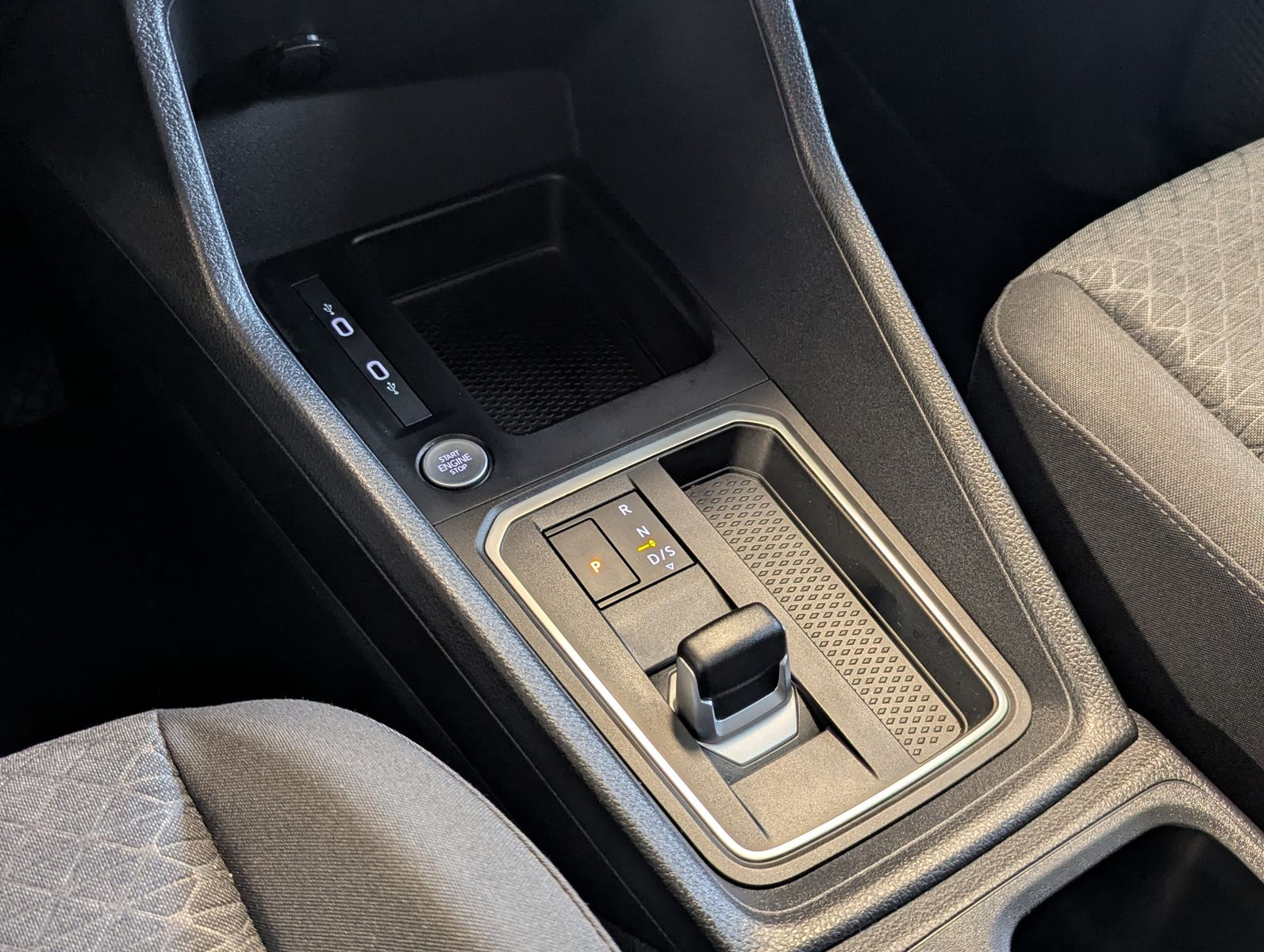 FORD Tourneo Connect L2 Titanium 7-Sitze Bi-LED Cam A - Image 27