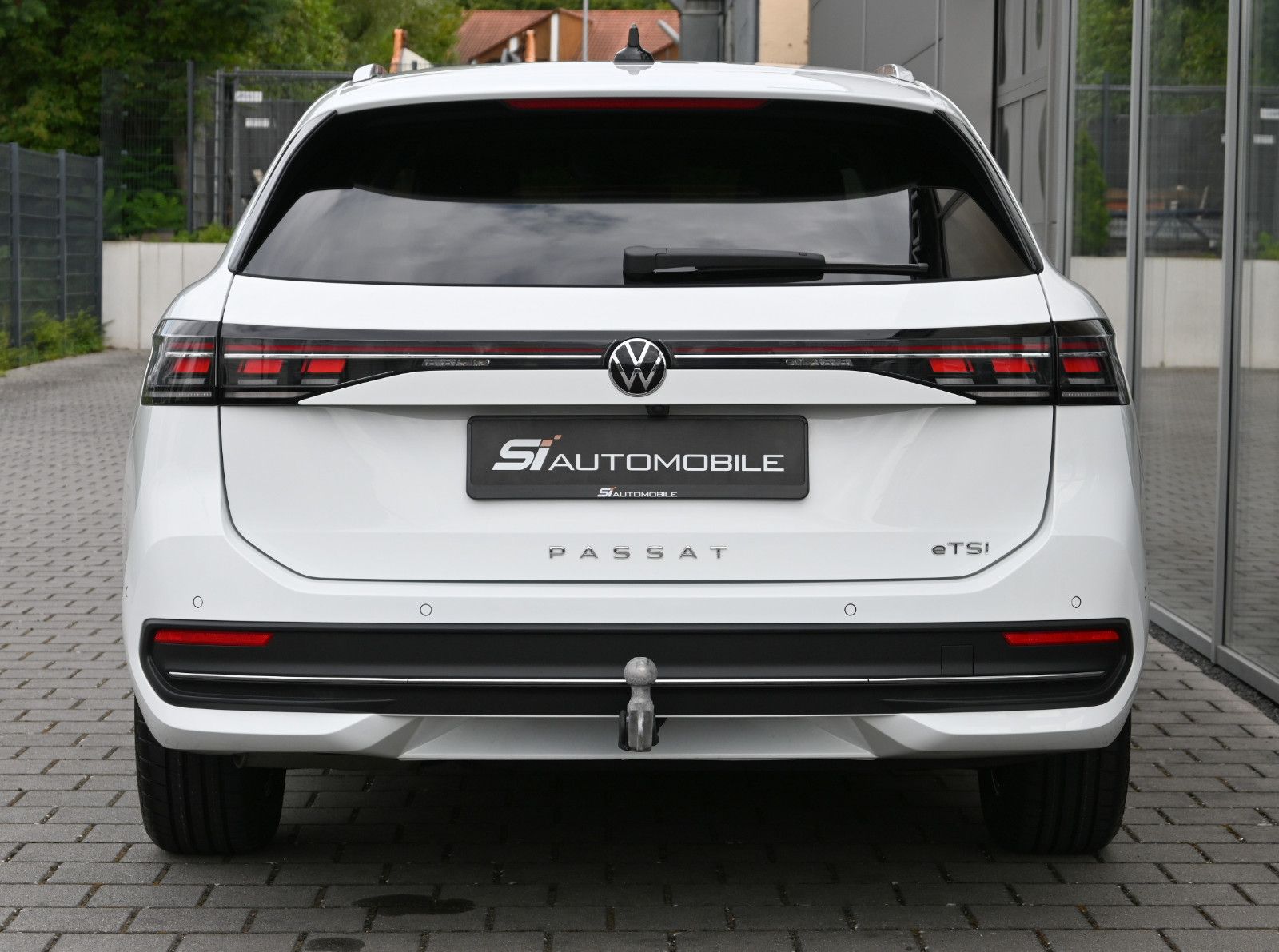 Fahrzeugabbildung Volkswagen Passat Variant 1.5 eTSI OPF DSG Business °AHK°IQ