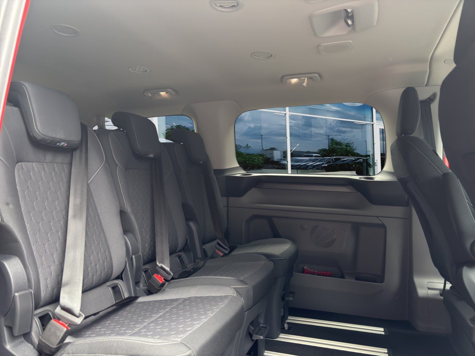 Fahrzeugabbildung Ford Tourneo Custom 2.0 Ecoblue 320 L1 Tourneo Titani