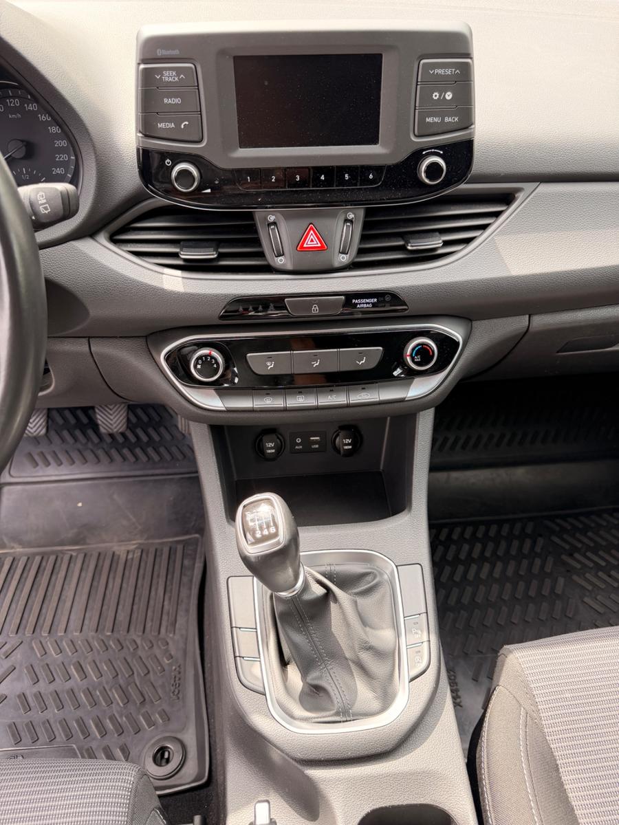 Hyundai i30 cw KLIMA TEMPOMAT SPUR BLUETOOTH LED PDC