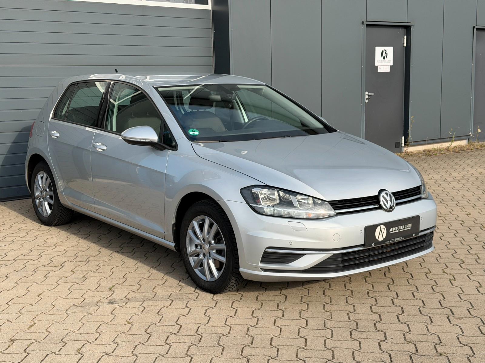 Volkswagen Golf VII Lim. 1.5 TSI DSG*ACC*AHK*NAVI*SZHZG