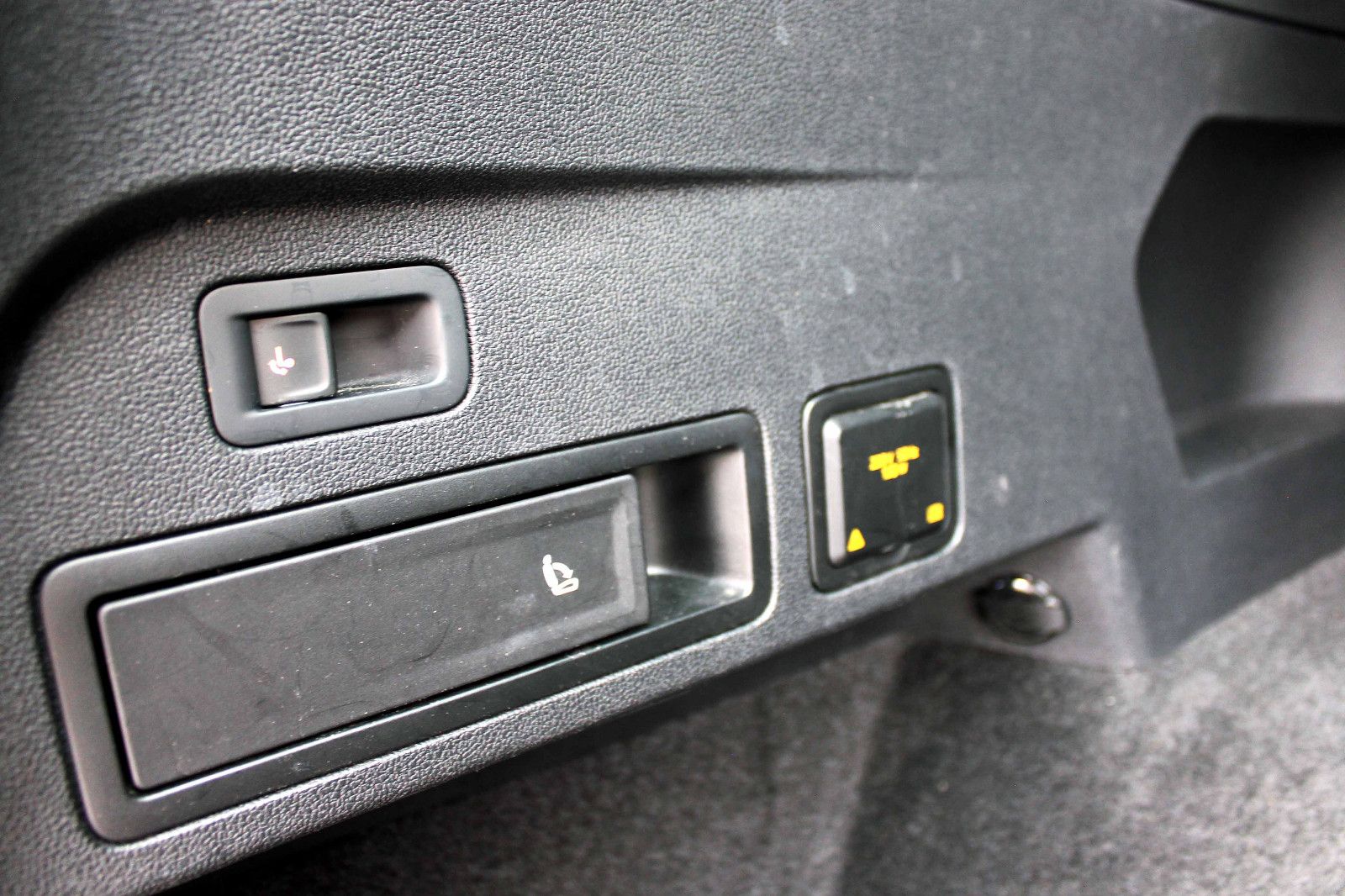 Fahrzeugabbildung SEAT Tarraco Style 2.0TDI DSG LED AHK ACC KAM PANO BT