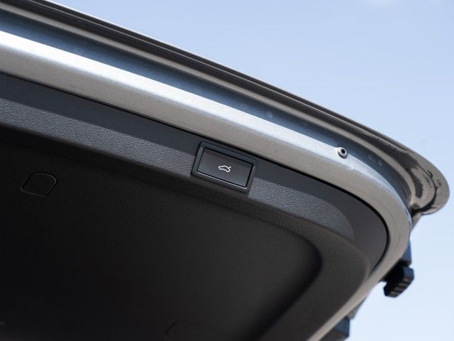 Octavia Combi 2.0 TDI Sportline DSG 360°+HUD+MAT