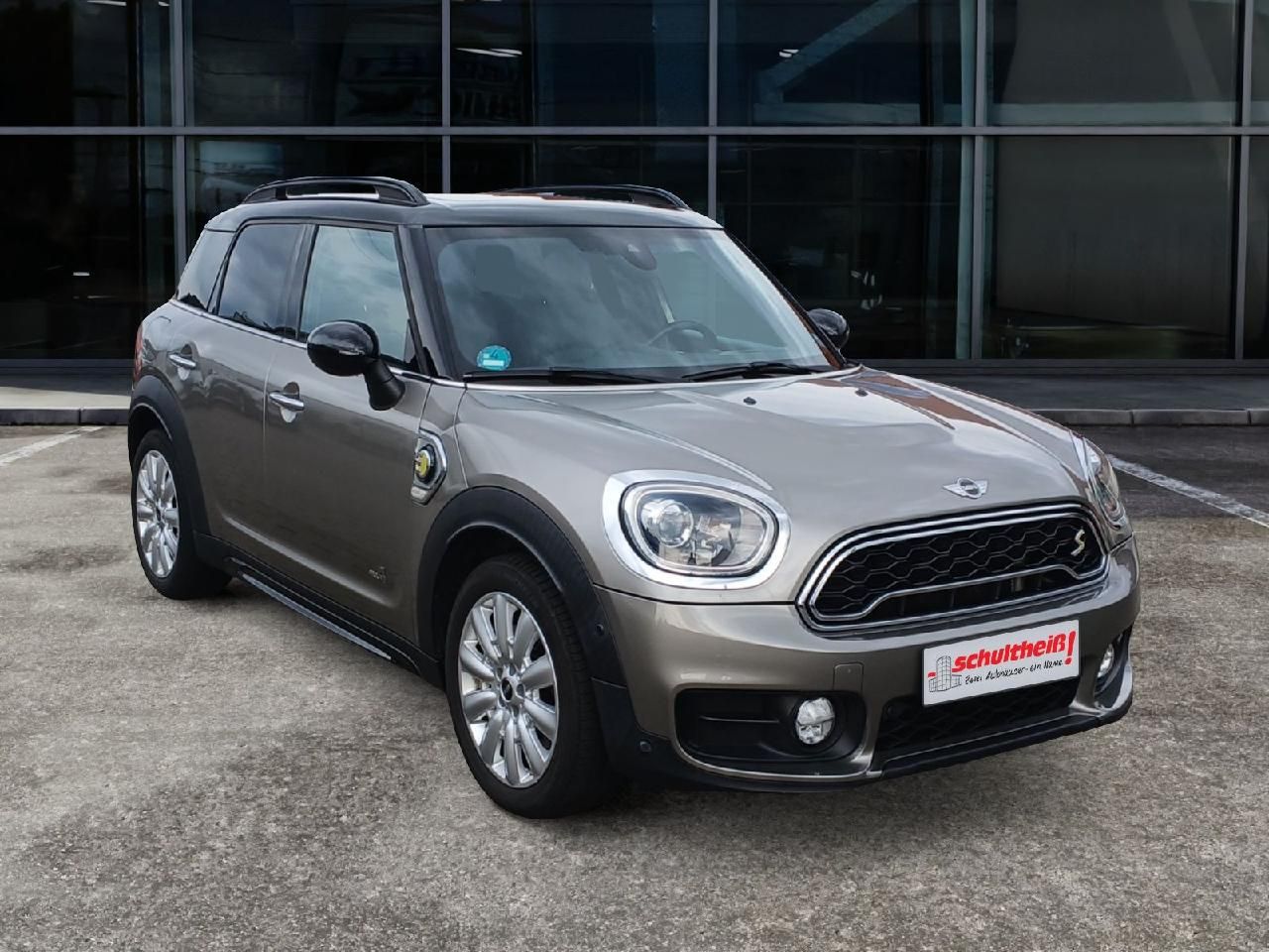 Fahrzeugabbildung MINI Countryman Cooper SE All4
