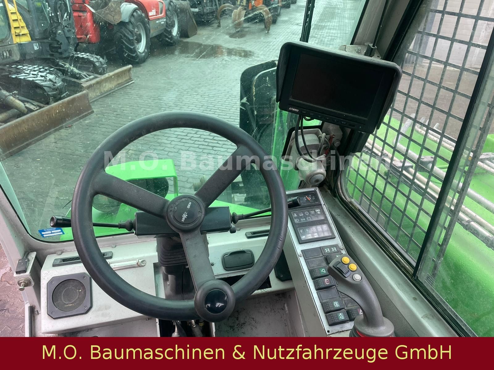 Fahrzeugabbildung Sennebogen 305 / Hydr.SW / Hochfahrb.Kabine / 9 m / 4,5 t /