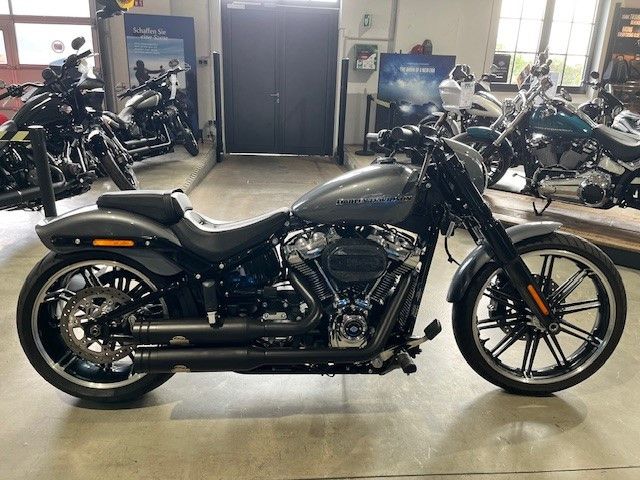 Harley-Davidson FXBRS Breakout 114 Jekill 260er umbau