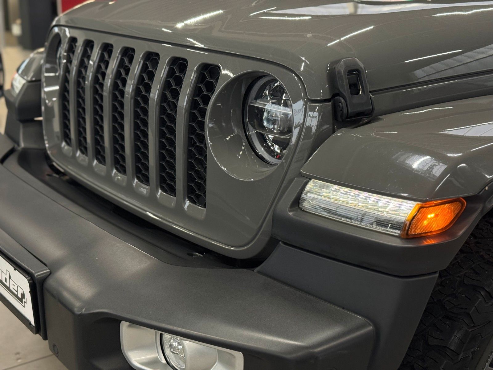 Fahrzeugabbildung Jeep Wrangler Unlimited 2.0 4xe Plug-In Hybrid Sahara