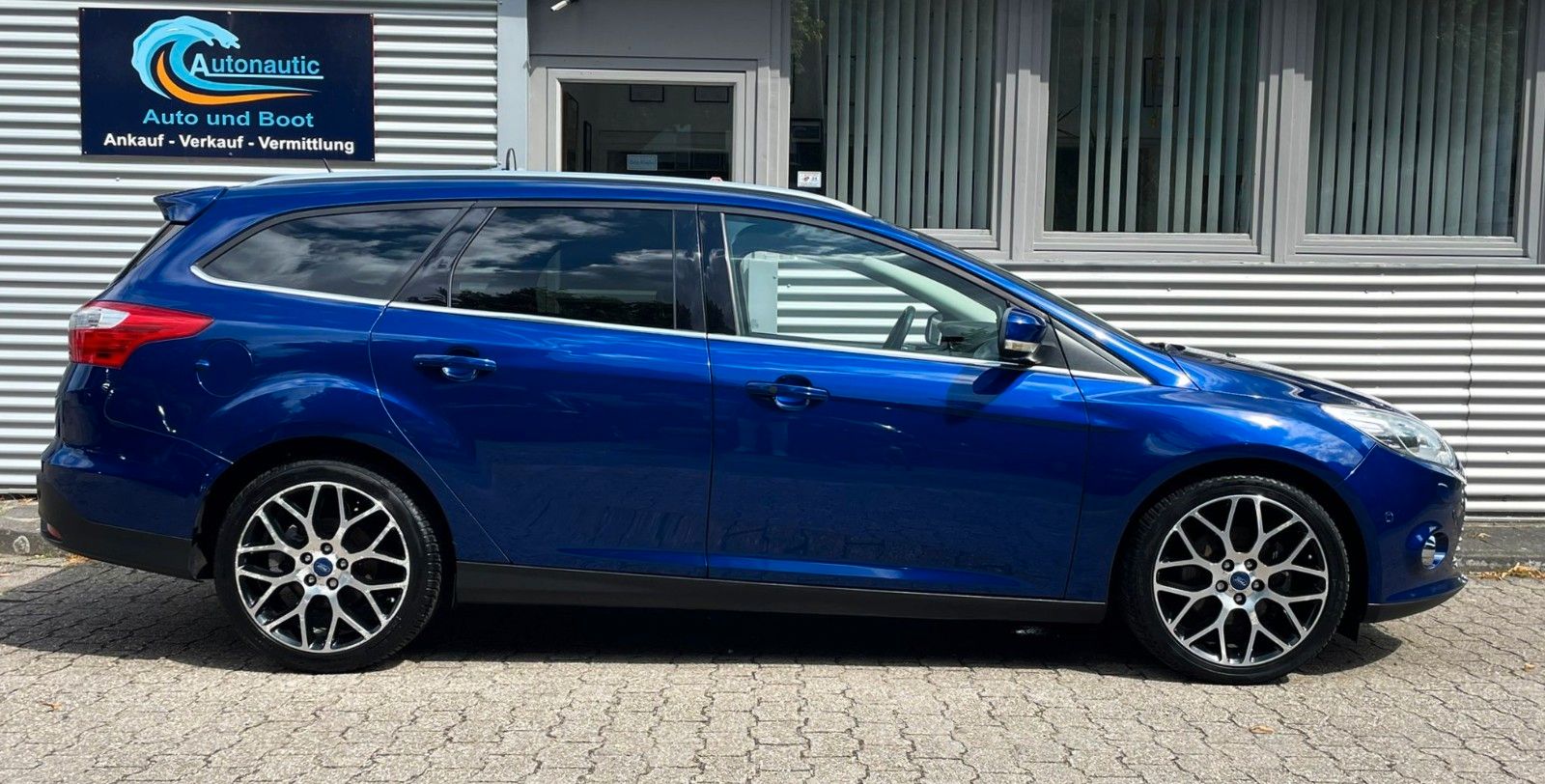 Fahrzeugabbildung Ford FOCUS TITANIUM 2.0 AUT. LEDER NAVI XENON AHK "18