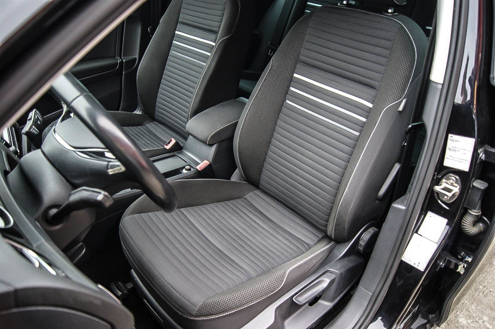 Fahrzeugabbildung Volkswagen Golf 7 Variant 12TSI CUP BMT PARKLENKASSISTENT