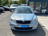 Skoda Octavia Combi Elegance - Skoda Octavia aus 2010: Kombi