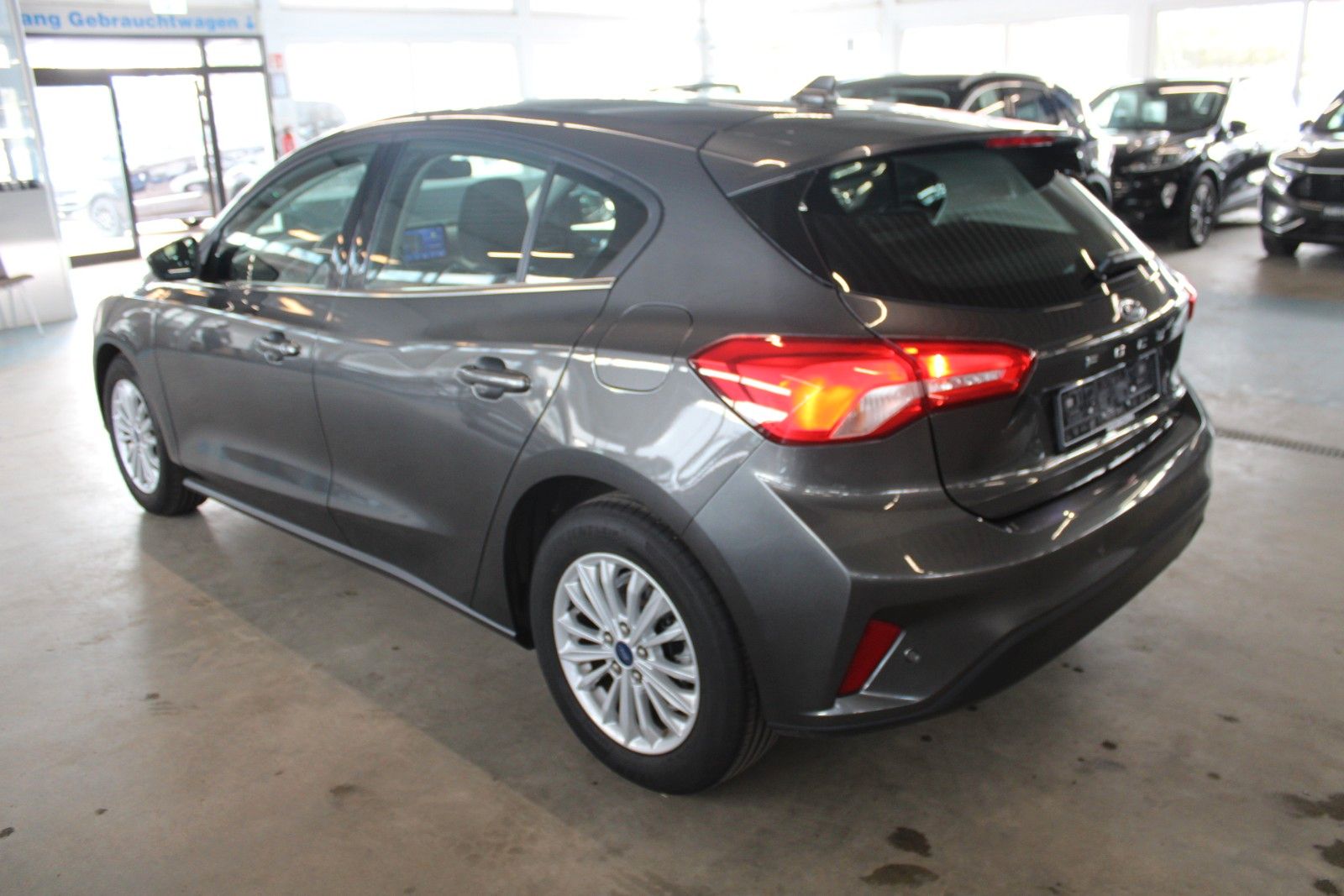 Fahrzeugabbildung Ford Focus Titanium LED WinterPaket DAB NAVI 1.Hand